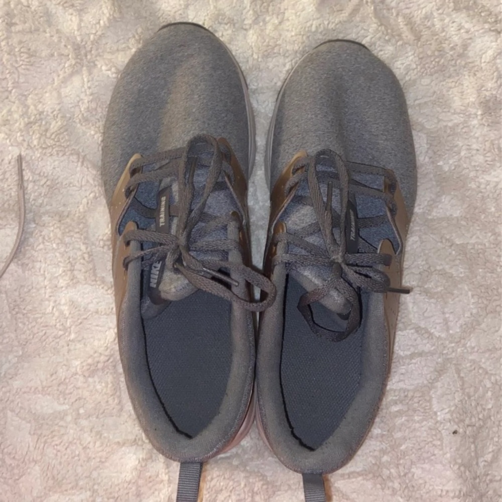 Nike tennis shoes